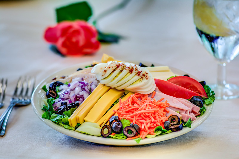 Diverse daily menu of Indian, Chinese, Mauritian and Western meals